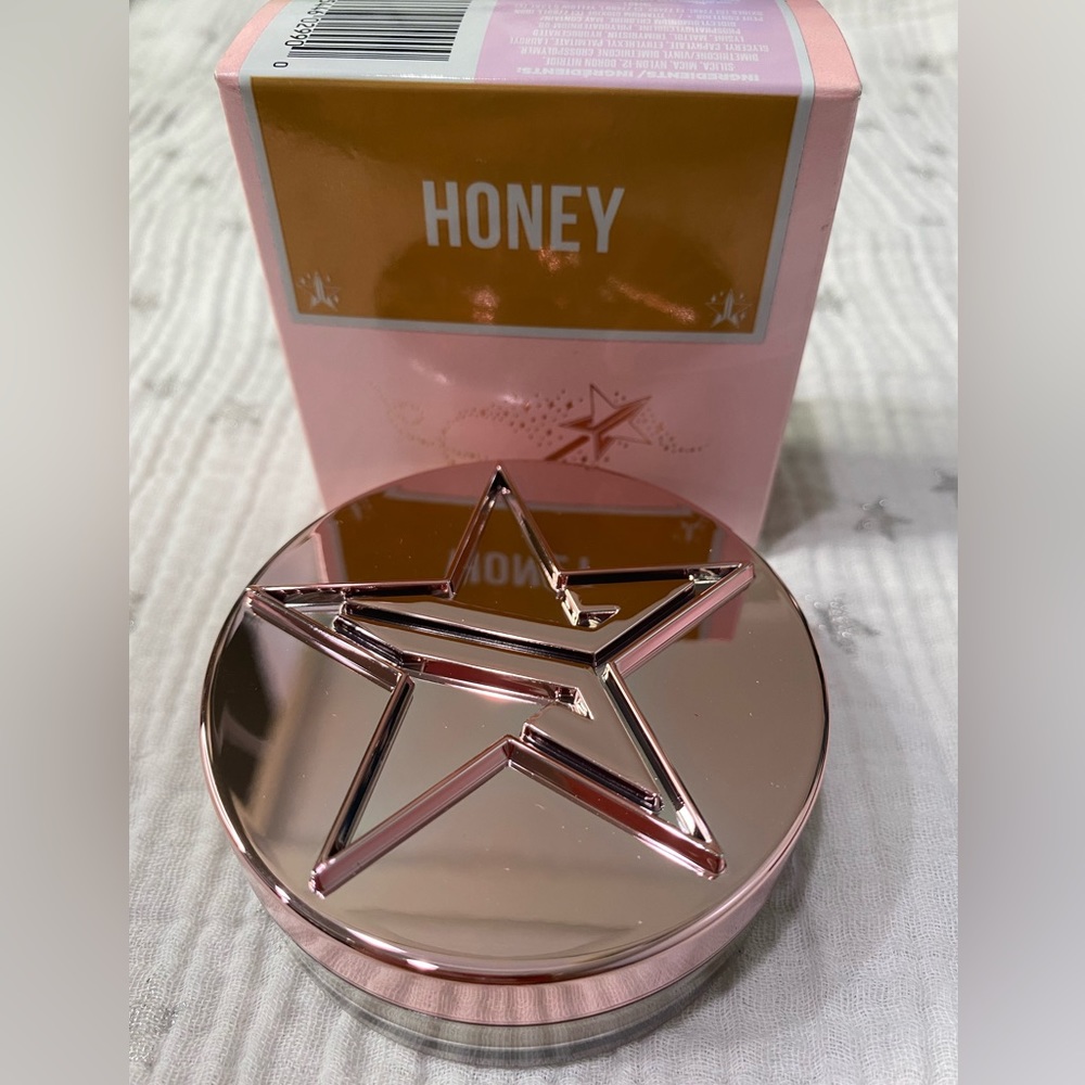 Magic Star Setting Powder / Honey tone .